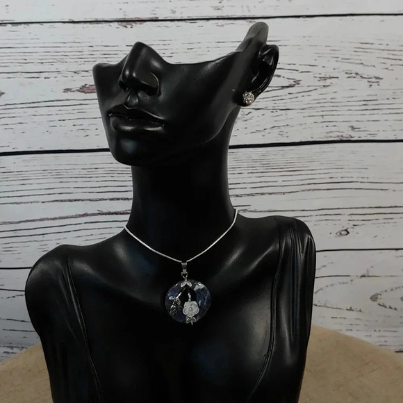 Women's Natural Stone Necklace. - Picture 1 of 6